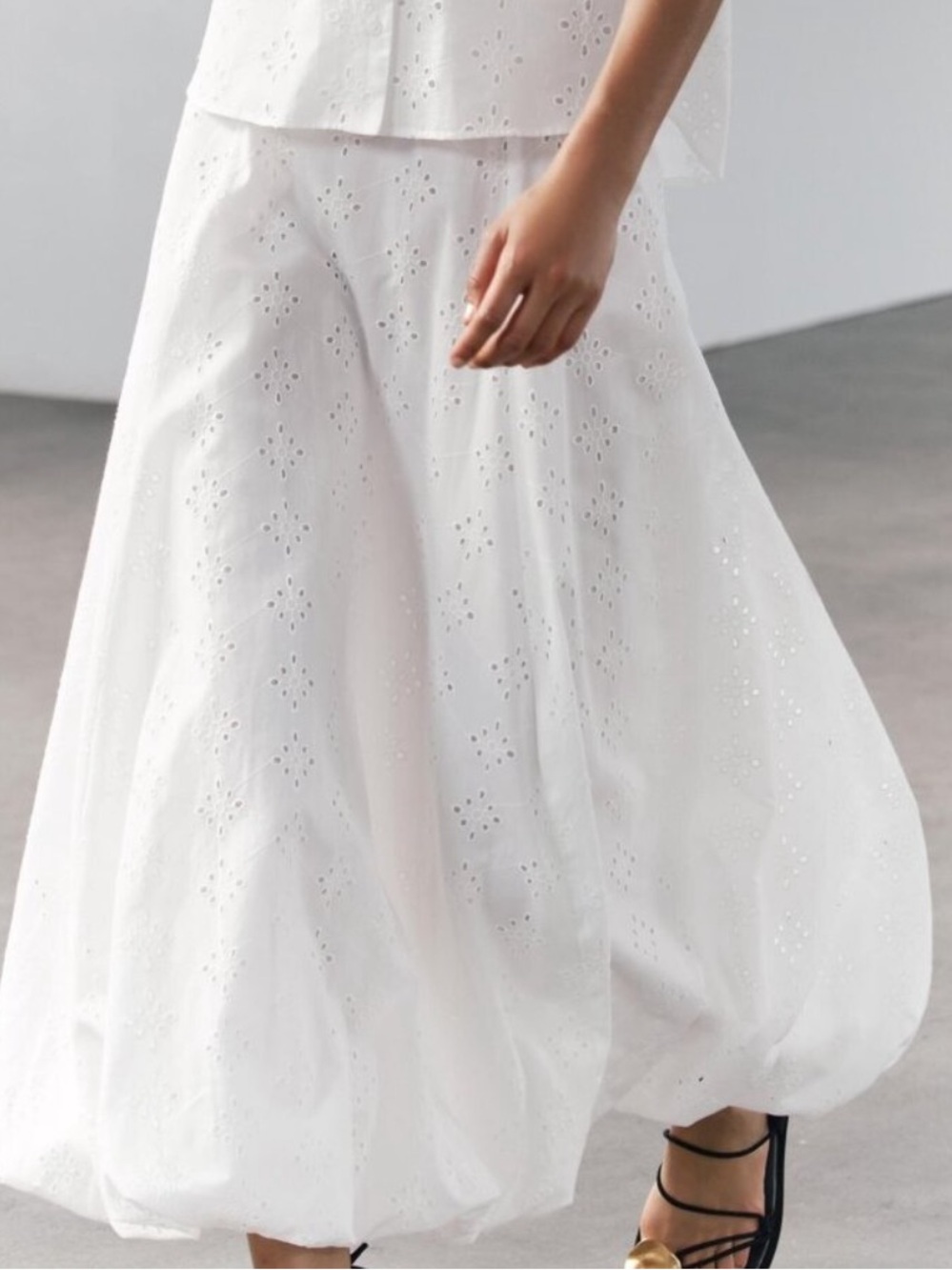 ZARA WHITE EYELET SKIRT